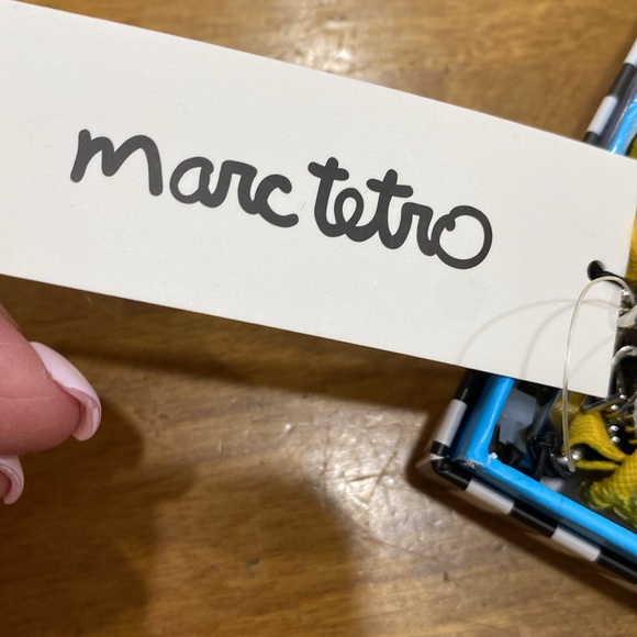 COPY - NWT.  Marc Tetro, wallet/wristlet. - Picture 2 of 10